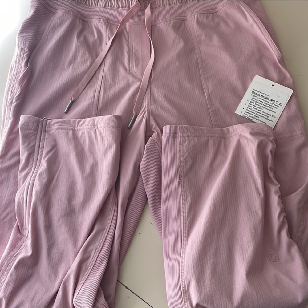 Lululemon Dance Studio Pant Crop Pink Haze Size 6 New - Picture 6 of 6